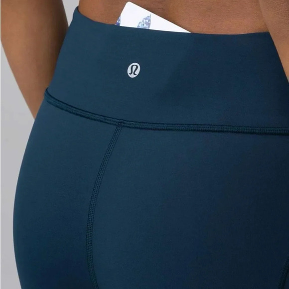 Lululemon sz 2 Twist & Train Crop 19" in Jaded great pre owned condition - Picture 13 of 14